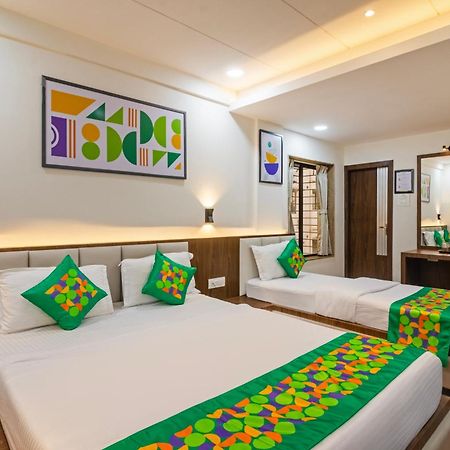 Treebo Petals Banquet & Suites - Kolkata Eksteriør bilde