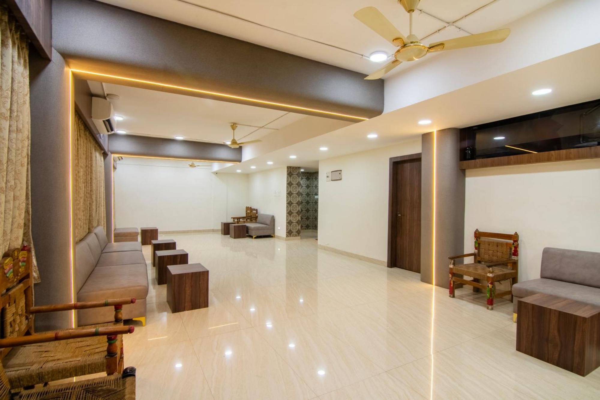 Treebo Petals Banquet & Suites - Kolkata Eksteriør bilde
